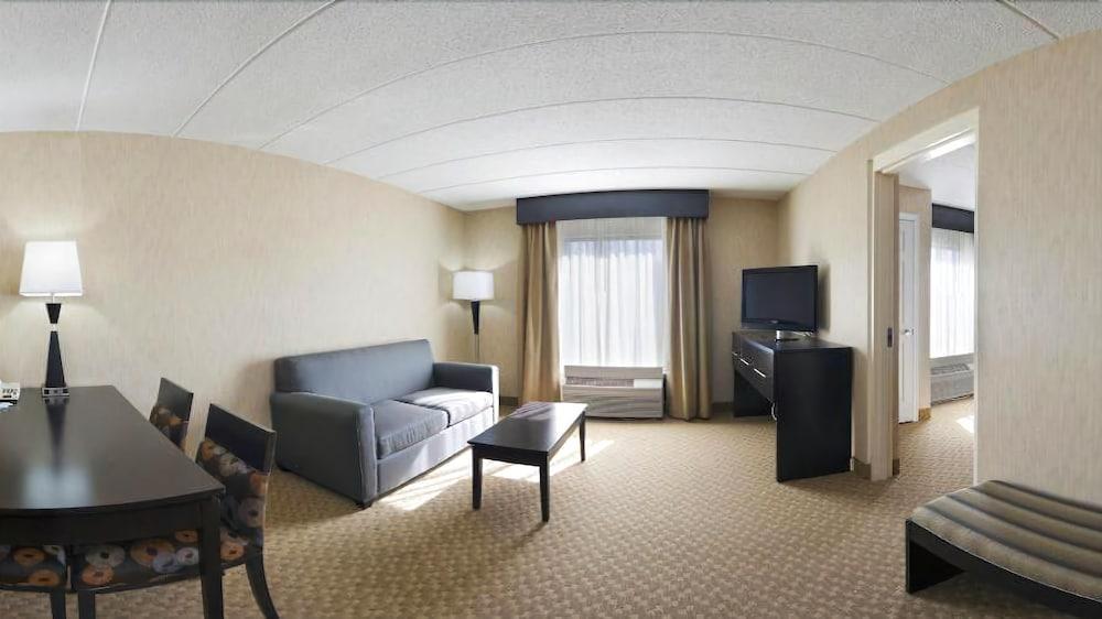 Holiday Inn Express Hotel & Suites Dover By Ihg Екстериор снимка