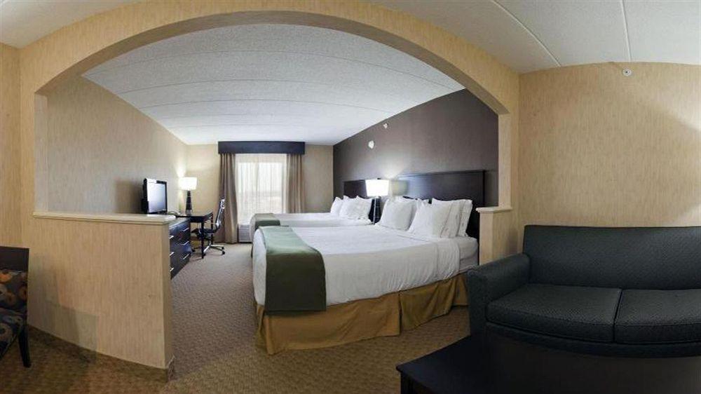 Holiday Inn Express Hotel & Suites Dover By Ihg Екстериор снимка