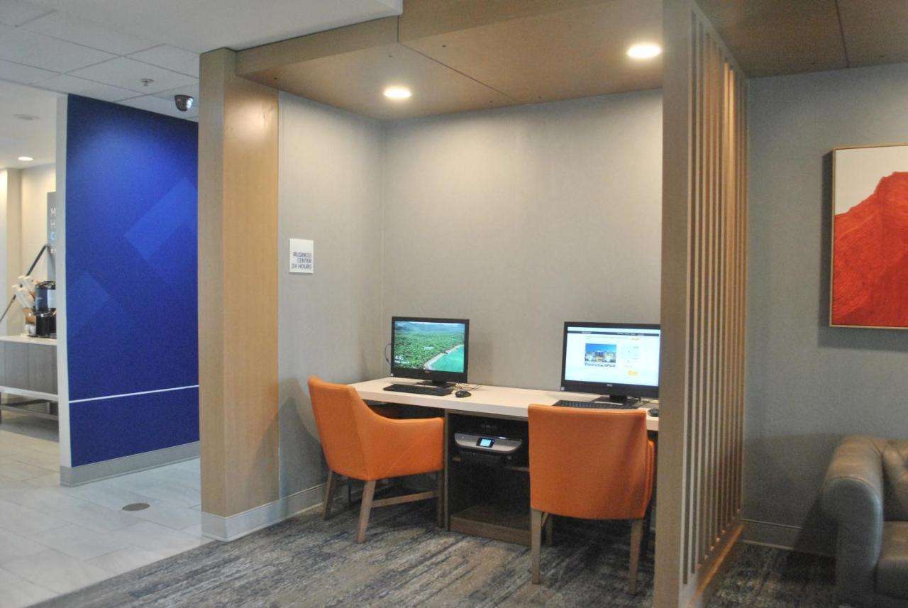 Holiday Inn Express Hotel & Suites Dover By Ihg Екстериор снимка