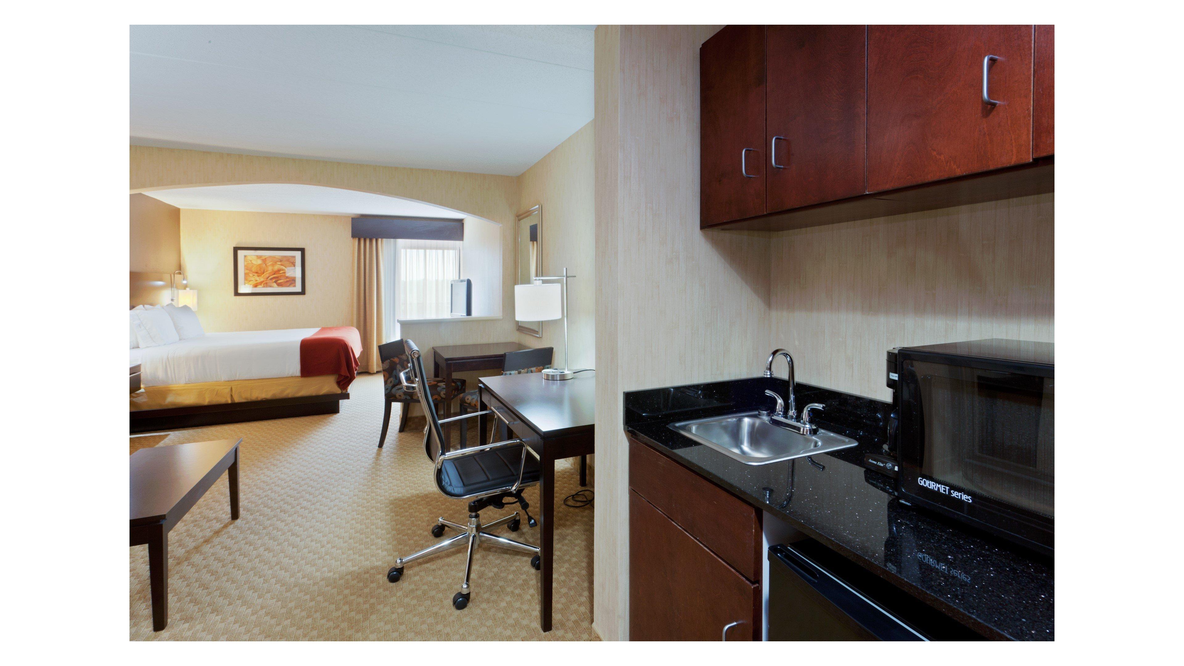 Holiday Inn Express Hotel & Suites Dover By Ihg Екстериор снимка