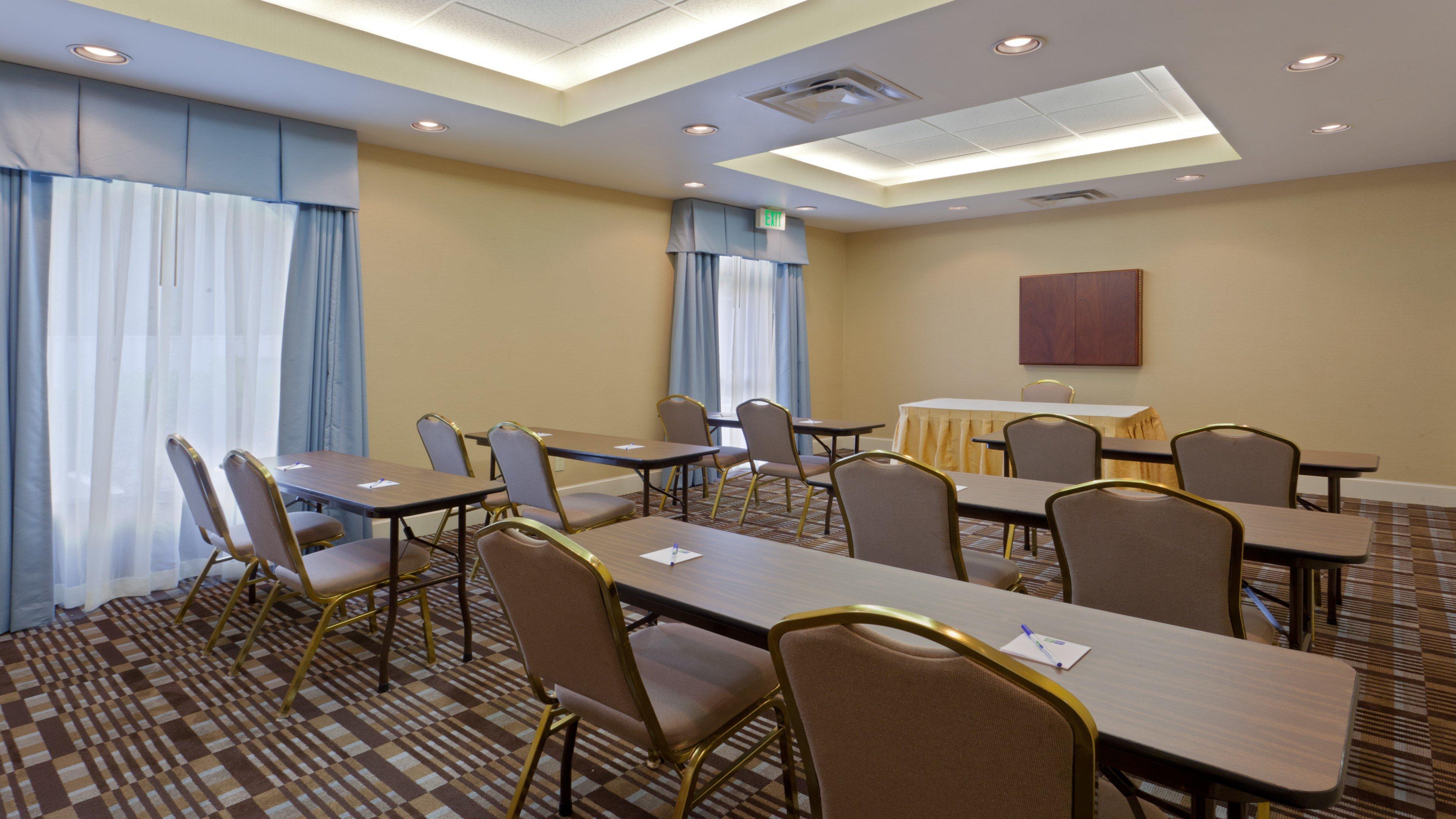 Holiday Inn Express Hotel & Suites Dover By Ihg Екстериор снимка