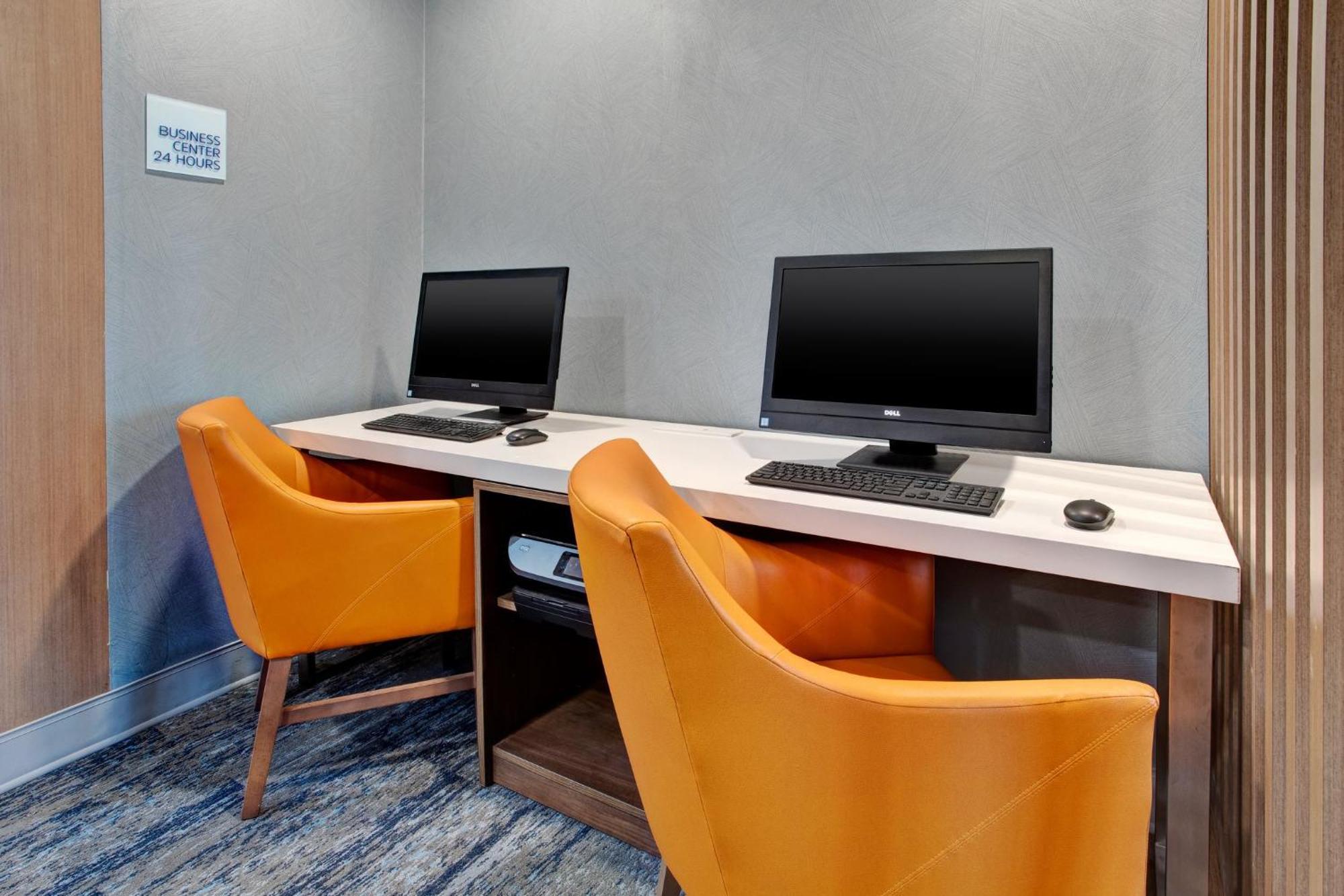 Holiday Inn Express Hotel & Suites Dover By Ihg Екстериор снимка